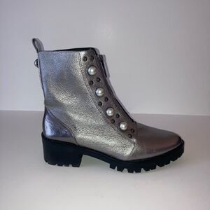 Metallic no lace boots